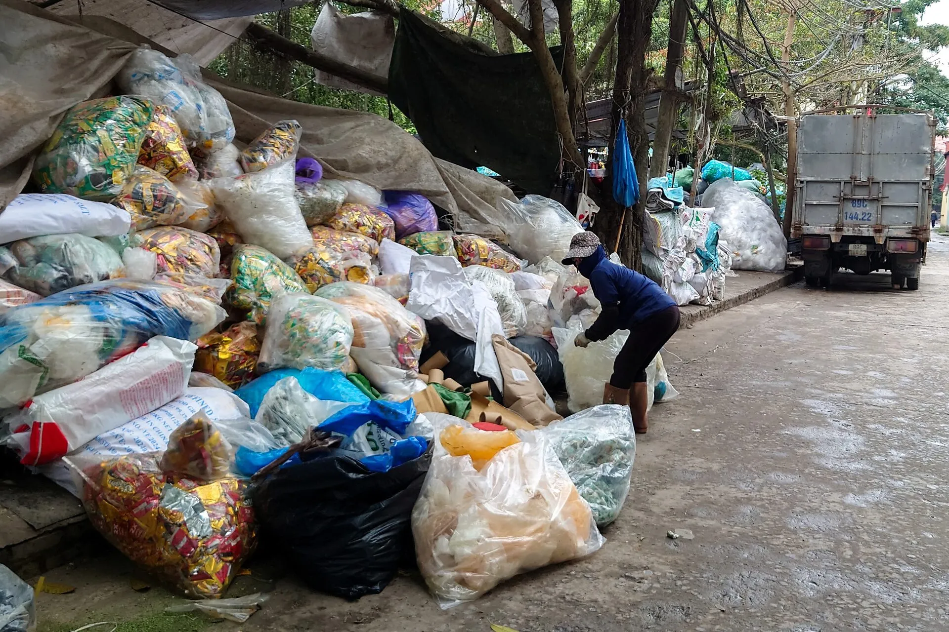 Plastik: komoditas yang dibenci lingkungan, 'disembah' industri